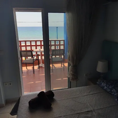 Calm And Peaceful First Line House In Front Of The Sea Willa Sozopoli