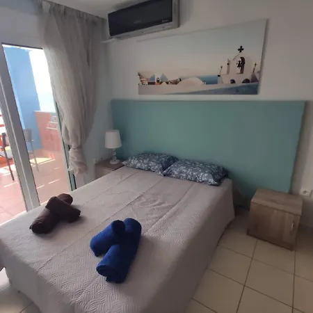 Willa Calm And Peaceful First Line House In Front Of The Sea Sozopoli